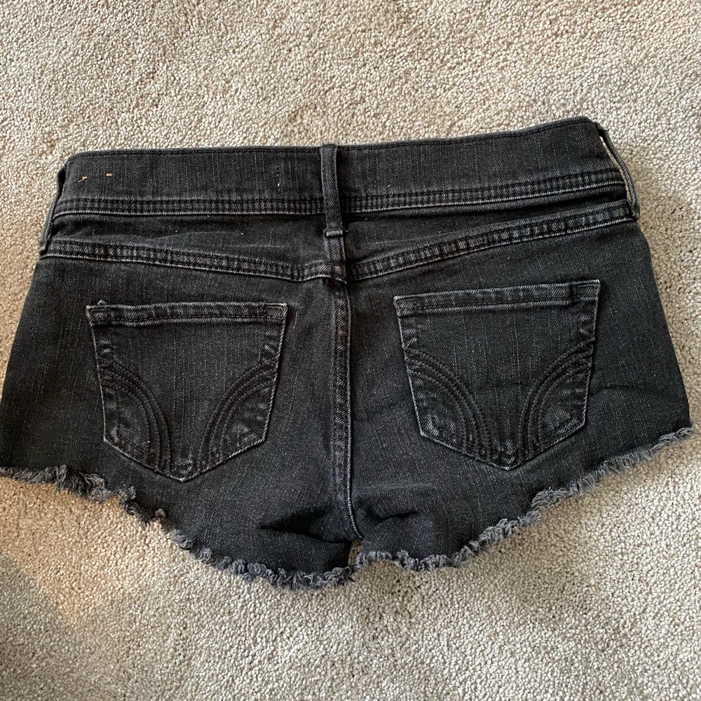 Shorts - Picture 2 of 3